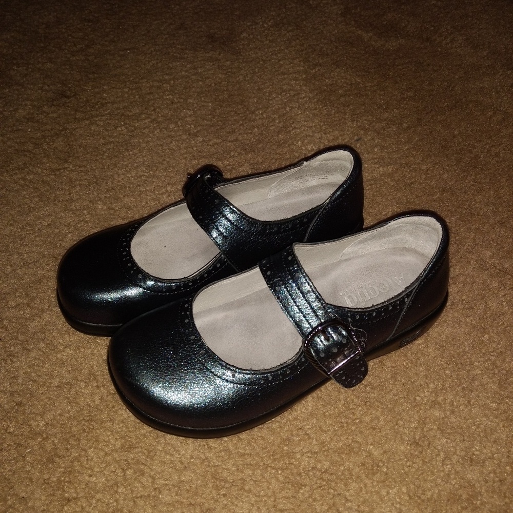Nursing shoes